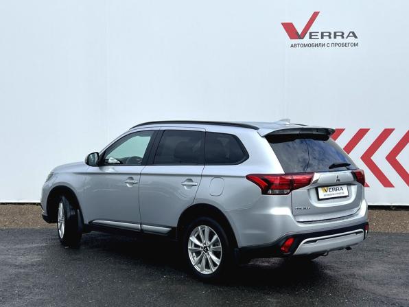 Mitsubishi Outlander III Рестайлинг 3 с пробегом 2021 года, цена 2 850 000 рублей, 42677 км, внедорожник, Автокод Объявления