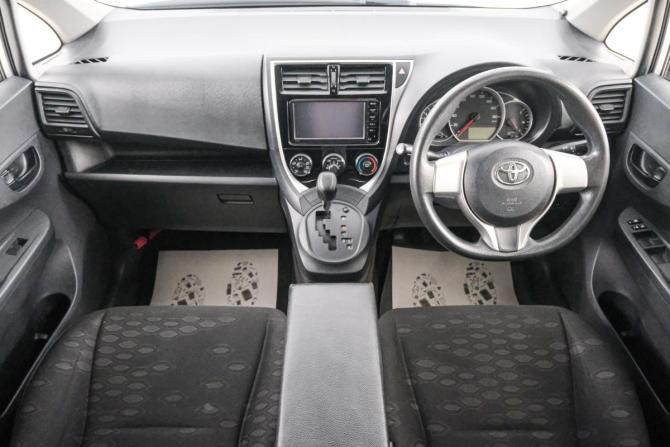 Toyota Ractis II с пробегом 2015 года, цена 859 000 рублей, 205000 км, хэтчбек, Автокод Объявления