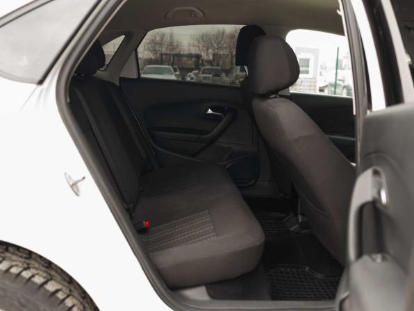 Volkswagen Polo V Рестайлинг с пробегом 2016 года, цена 825 000 рублей, 101580 км, седан, Автокод Объявления