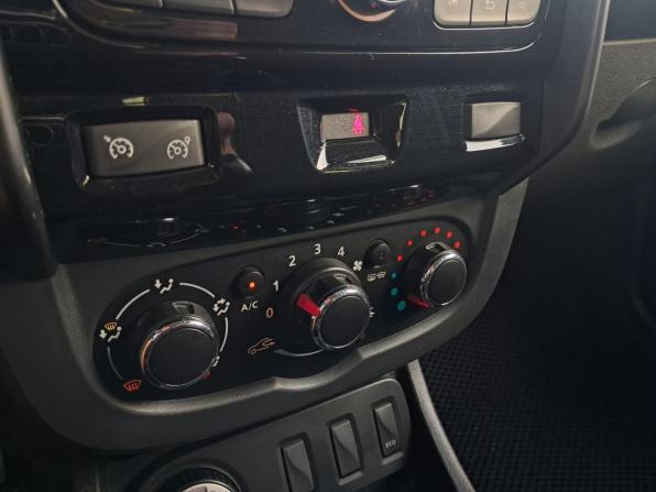 Renault Duster I Рестайлинг с пробегом 2015 года, цена 1 390 000 рублей, 97600 км, внедорожник, Автокод Объявления