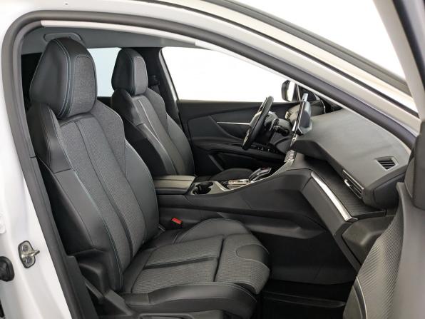 Peugeot 3008 II Рестайлинг с пробегом 2021 года, цена 2 350 000 рублей, 77341 км, внедорожник, Автокод Объявления