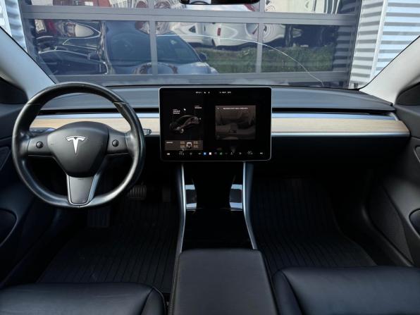 Tesla Model 3 I с пробегом 2018 года, цена 2 990 000 рублей, 121000 км, седан, Автокод Объявления