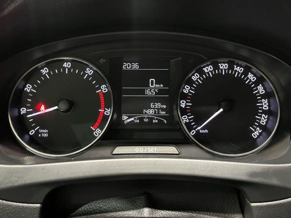 Skoda Rapid I с пробегом 2017 года, цена 1 060 000 рублей, 148871 км, лифтбек, Автокод Объявления