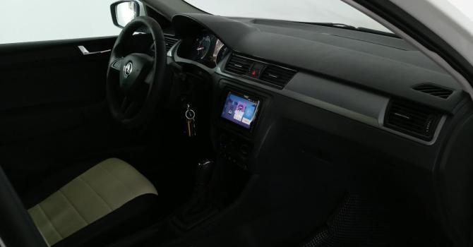 Skoda Rapid I Рестайлинг с пробегом 2018 года, цена 899 000 рублей, 125000 км, лифтбек, Автокод Объявления