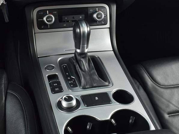 Volkswagen Touareg II Рестайлинг с пробегом 2015 года, цена 3 334 995 рублей, 170900 км, внедорожник, Автокод Объявления
