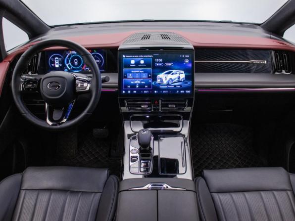 GAC M8 с пробегом 2024 года, цена 4 129 000 рублей, 26400 км, минивэн, Автокод Объявления