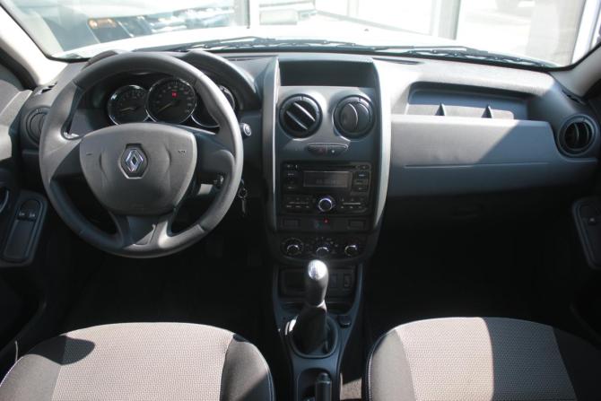 Renault Duster I Рестайлинг с пробегом 2016 года, цена 950 000 рублей, 214125 км, внедорожник, Автокод Объявления