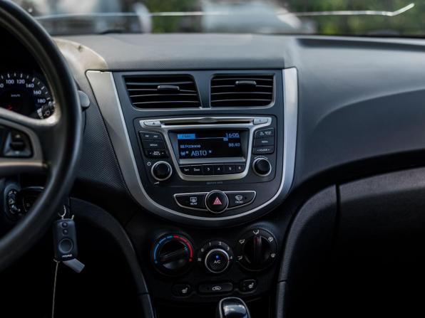 Hyundai Solaris I Рестайлинг с пробегом 2016 года, цена 849 000 рублей, 145915 км, седан, Автокод Объявления