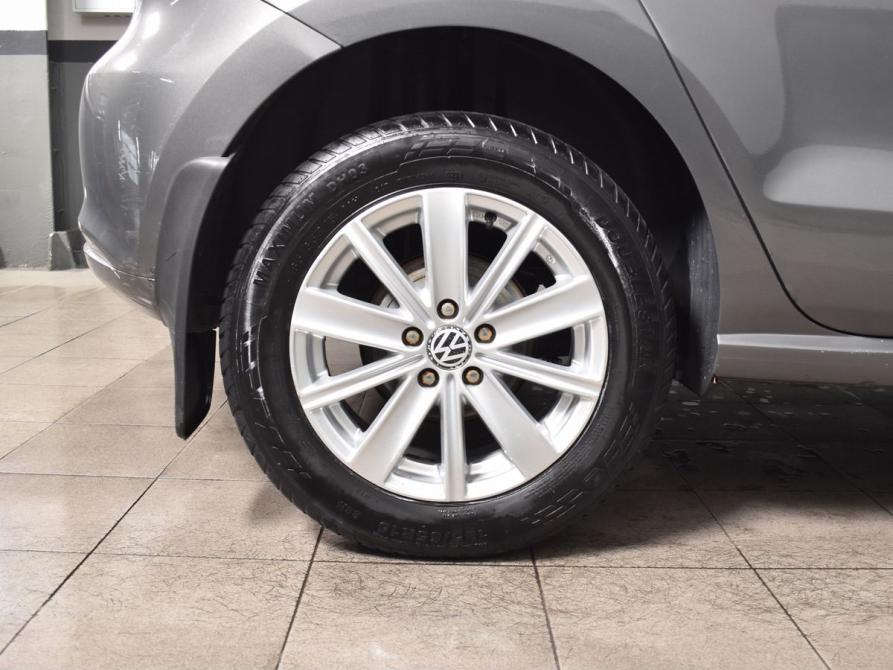 Volkswagen Polo V Кемерово  - изображение 11