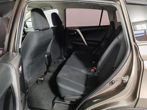 Toyota RAV4 IV (XA40) Рестайлинг с пробегом 2017 года, цена 2 199 000 рублей, 142774 км, внедорожник, Автокод Объявления
