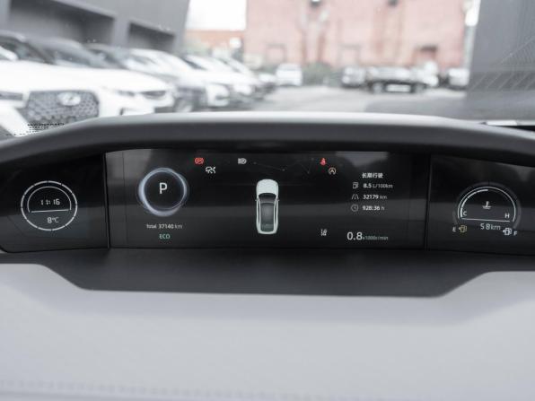 Changan UNI-V I с пробегом 2023 года, цена 2 185 000 рублей, 37124 км, лифтбек, Автокод Объявления