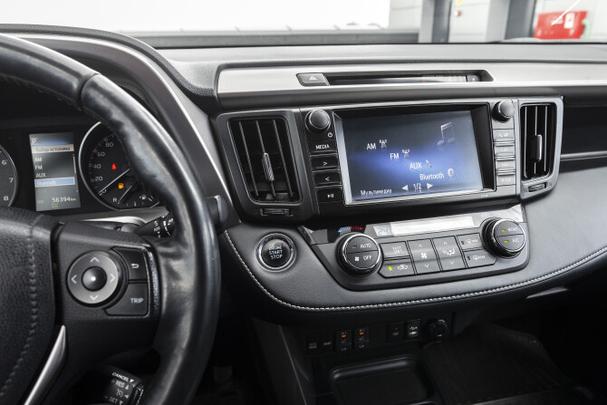 Toyota RAV4 IV (XA40) Рестайлинг с пробегом 2018 года, цена 2 544 000 рублей, 56308 км, внедорожник, Автокод Объявления