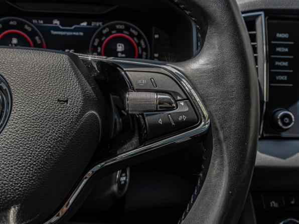 Skoda Karoq I с пробегом 2021 года, цена 2 445 000 рублей, 76092 км, внедорожник, Автокод Объявления
