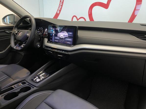 Skoda Octavia IV (A8) с пробегом 2021 года, цена 2 415 000 рублей, 43500 км, лифтбек, Автокод Объявления