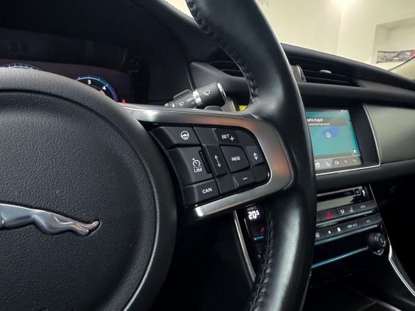 Jaguar XF II с пробегом 2020 года, цена 2 700 000 рублей, 109473 км, седан, Автокод Объявления