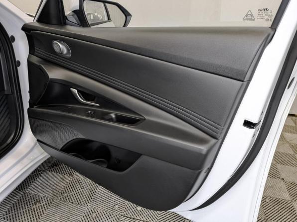 Hyundai Elantra VII (CN7) с пробегом 2022 года, цена 2 035 000 рублей, 58162 км, седан, Автокод Объявления