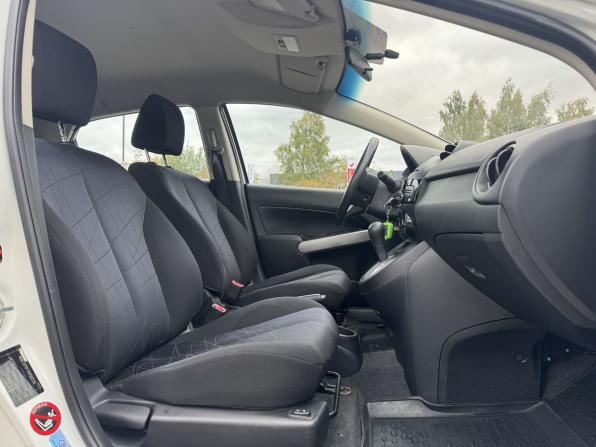 Mazda 2 II Рестайлинг (DE2) с пробегом 2011 года, цена 799 000 рублей, 90700 км, хэтчбек, Автокод Объявления