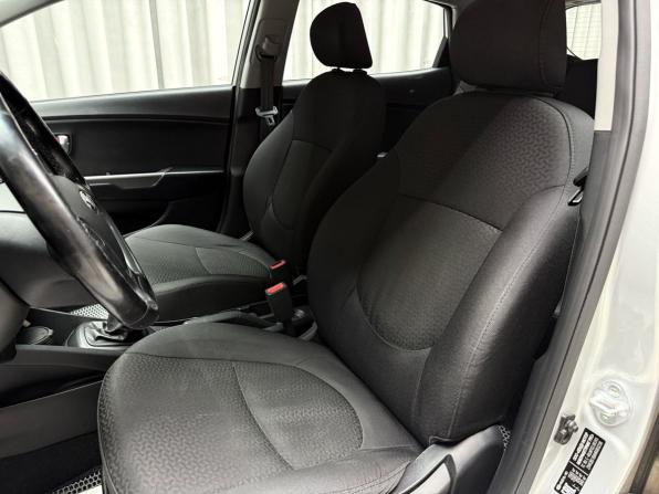 Kia Rio III Рестайлинг с пробегом 2016 года, цена 1 029 000 рублей, 150768 км, хэтчбек, Автокод Объявления