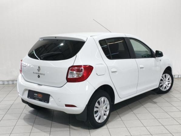 Renault Sandero II с пробегом 2015 года, цена 635 000 рублей, 212288 км, хэтчбек, Автокод Объявления