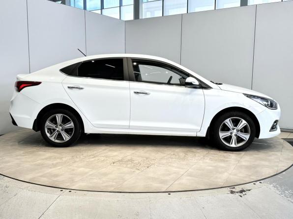 Hyundai Solaris II с пробегом 2017 года, цена 1 345 000 рублей, 163250 км, седан, Автокод Объявления