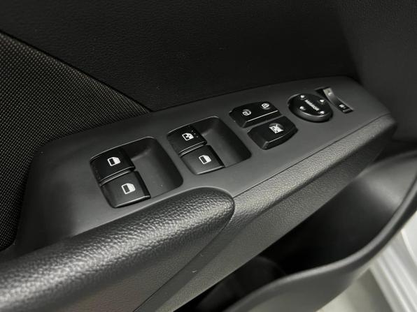 Hyundai Solaris II с пробегом 2019 года, цена 1 299 000 рублей, 112500 км, седан, Автокод Объявления