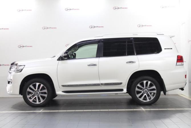 Toyota Land Cruiser 200 Series Рестайлинг 2 с пробегом 2018 года, цена 8 000 000 рублей, 63175 км, внедорожник, Автокод Объявления