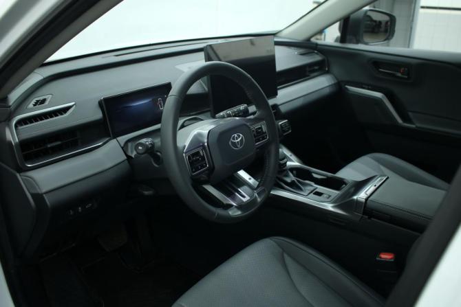 Toyota RAV4 VI (XA60) с пробегом 2025 года, цена 4 000 000 рублей, 47 км, внедорожник, Автокод Объявления