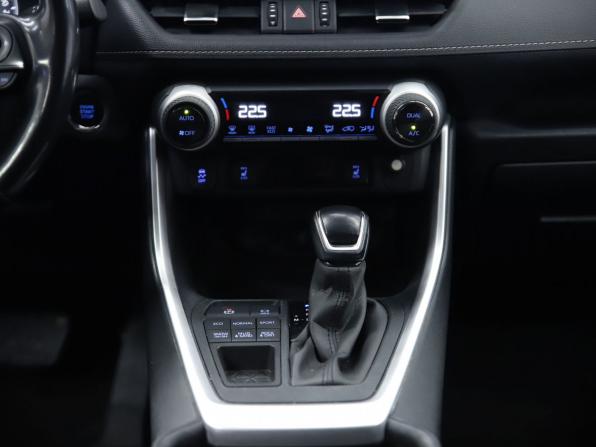 Toyota RAV4 V (XA50) с пробегом 2022 года, цена 3 790 000 рублей, 71944 км, внедорожник, Автокод Объявления
