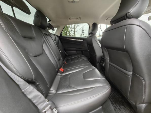 Ford Mondeo V с пробегом 2015 года, цена 1 359 000 рублей, 214000 км, седан, Автокод Объявления