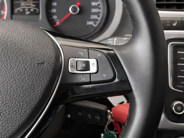 Volkswagen Polo V Рестайлинг с пробегом 2016 года, цена 1 257 000 рублей, 85443 км, седан, Автокод Объявления