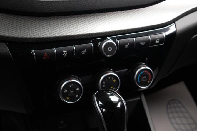 Lada (ВАЗ) Vesta I Рестайлинг (NG) с пробегом 2024 года, цена 1 579 000 рублей, 14000 км, седан, Автокод Объявления