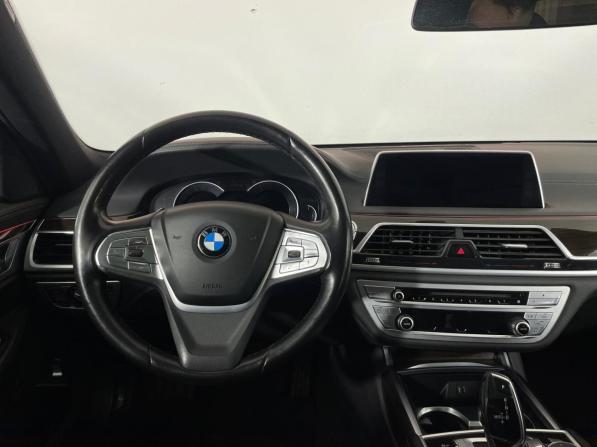 BMW 7 серии VI (G11/G12) с пробегом 2017 года, цена 2 206 000 рублей, 357762 км, седан, Автокод Объявления