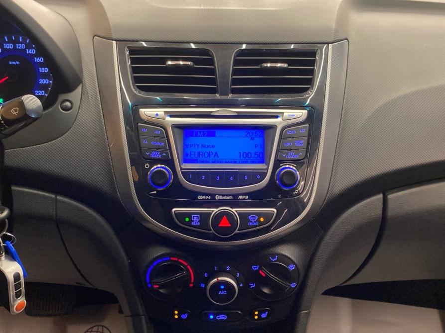Hyundai Solaris I Санкт-Петербург  - изображение 14