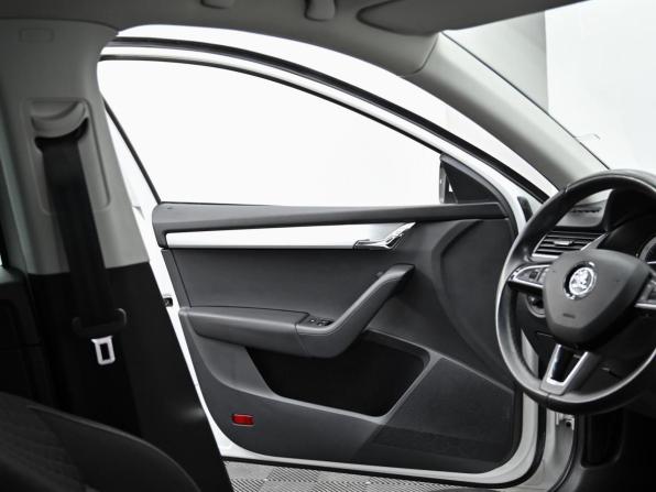 Skoda Octavia III (A7) с пробегом 2016 года, цена 1 349 000 рублей, 120000 км, лифтбек, Автокод Объявления