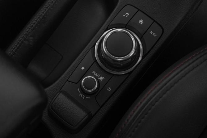 Mazda CX-3 I Рестайлинг с пробегом 2018 года, цена 2 049 000 рублей, 62600 км, внедорожник, Автокод Объявления