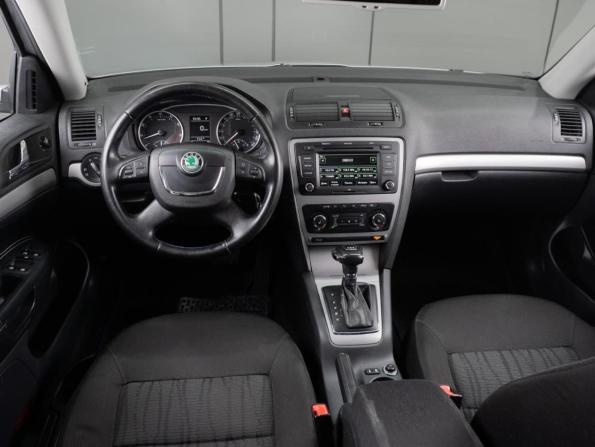 Skoda Octavia II (A5) Рестайлинг с пробегом 2011 года, цена 859 000 рублей, 155012 км, лифтбек, Автокод Объявления