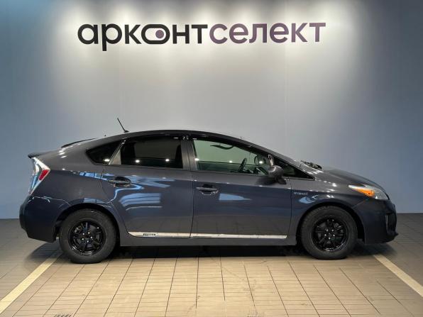 Toyota Prius III Рестайлинг (XW30) с пробегом 2013 года, цена 1 064 000 рублей, 160516 км, лифтбек, Автокод Объявления