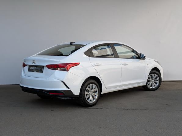 Hyundai Solaris II Рестайлинг с пробегом 2022 года, цена 1 700 000 рублей, 74258 км, седан, Автокод Объявления