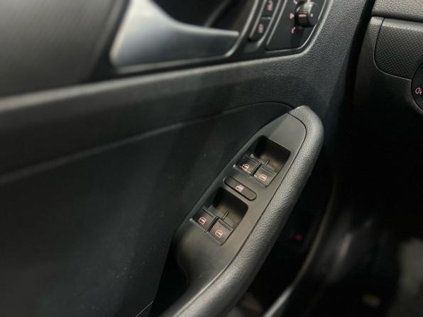 Volkswagen Jetta VI Рестайлинг с пробегом 2014 года, цена 1 179 900 рублей, 121500 км, седан, Автокод Объявления