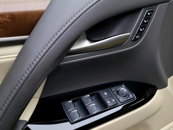 Lexus LX III Рестайлинг 2 с пробегом 2020 года, цена 10 189 000 рублей, 71484 км, внедорожник, Автокод Объявления