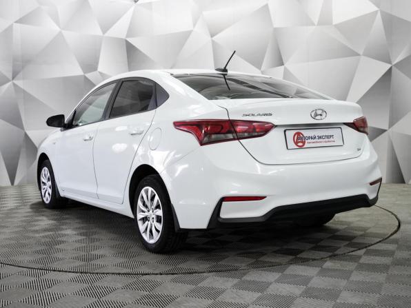 Hyundai Solaris II с пробегом 2017 года, цена 949 000 рублей, 181000 км, седан, Автокод Объявления