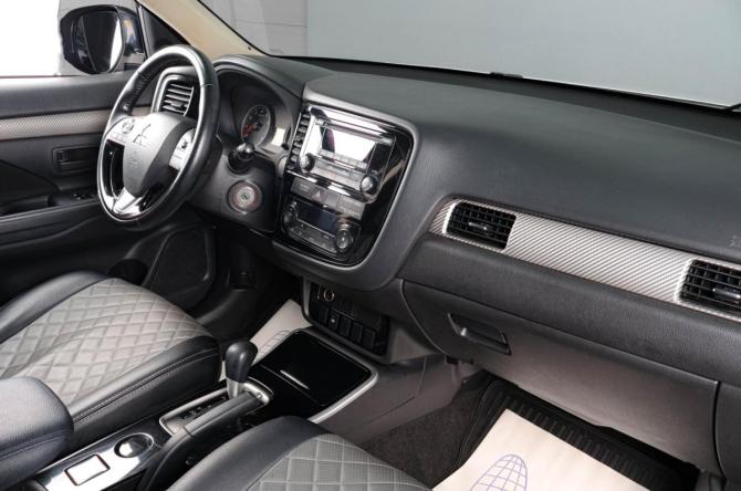 Mitsubishi Outlander III Рестайлинг 2 с пробегом 2017 года, цена 1 949 000 рублей, 13323 км, внедорожник, Автокод Объявления