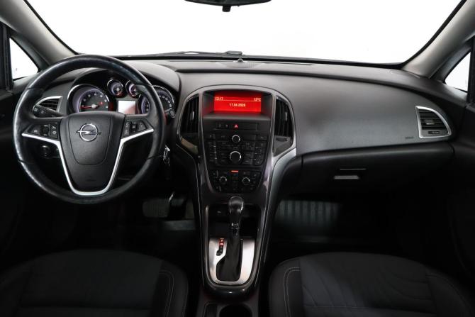 Opel Astra J Рестайлинг с пробегом 2013 года, цена 849 000 рублей, 157000 км, седан, Автокод Объявления