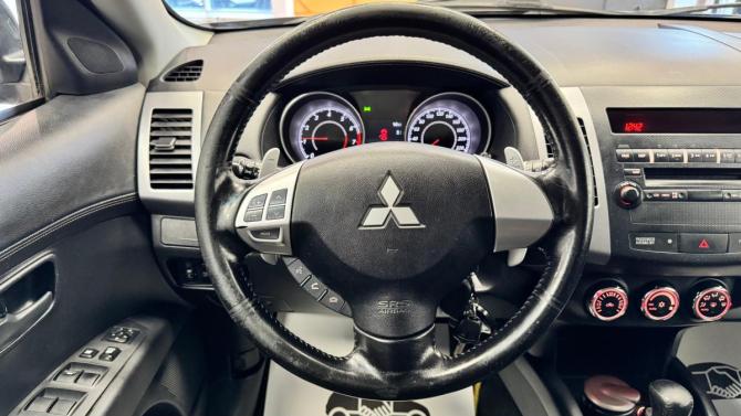 Mitsubishi Outlander II Рестайлинг с пробегом 2010 года, цена 895 000 рублей, 251678 км, внедорожник, Автокод Объявления