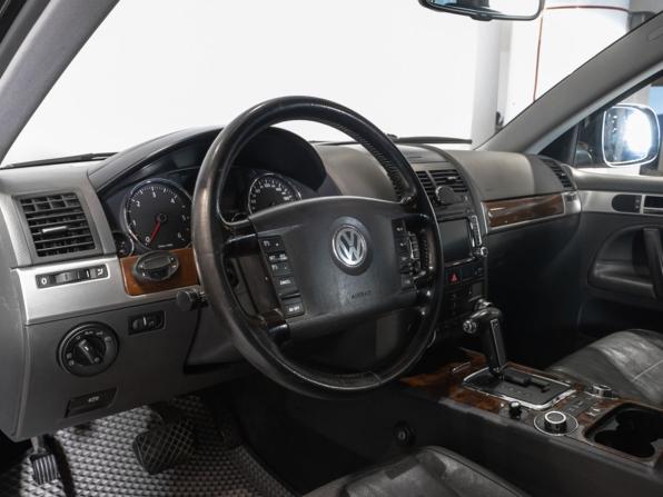 Volkswagen Touareg I Рестайлинг с пробегом 2008 года, цена 803 000 рублей, 261677 км, внедорожник, Автокод Объявления