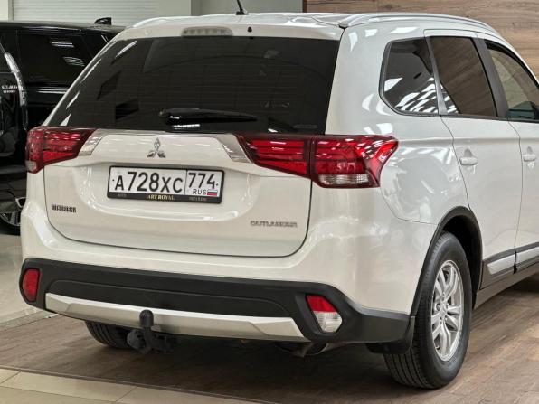 Mitsubishi Outlander III Рестайлинг 2 с пробегом 2015 года, цена 1 530 000 рублей, 202480 км, внедорожник, Автокод Объявления