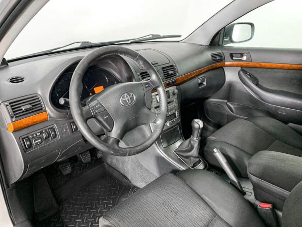 Toyota Avensis II Рестайлинг с пробегом 2006 года, цена 717 000 рублей, 211893 км, седан, Автокод Объявления
