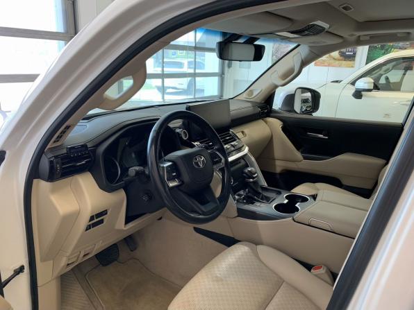 Toyota Land Cruiser 300 Series с пробегом 2021 года, цена 10 999 000 рублей, 76350 км, внедорожник, Автокод Объявления