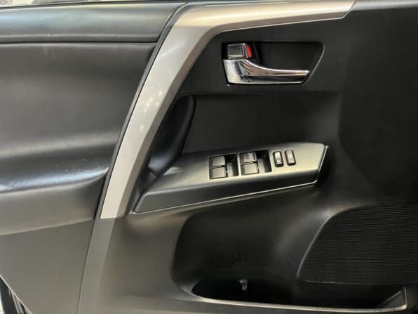 Toyota RAV4 IV (XA40) Рестайлинг с пробегом 2017 года, цена 2 275 000 рублей, 141595 км, внедорожник, Автокод Объявления