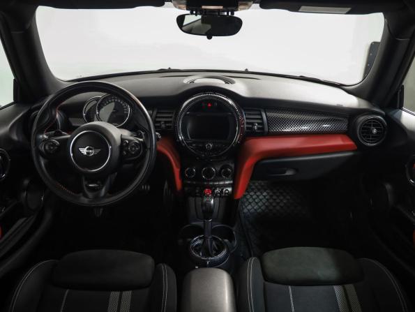 Mini Hatch III (F55/F56) с пробегом 2016 года, цена 2 198 000 рублей, 131026 км, хэтчбек, Автокод Объявления